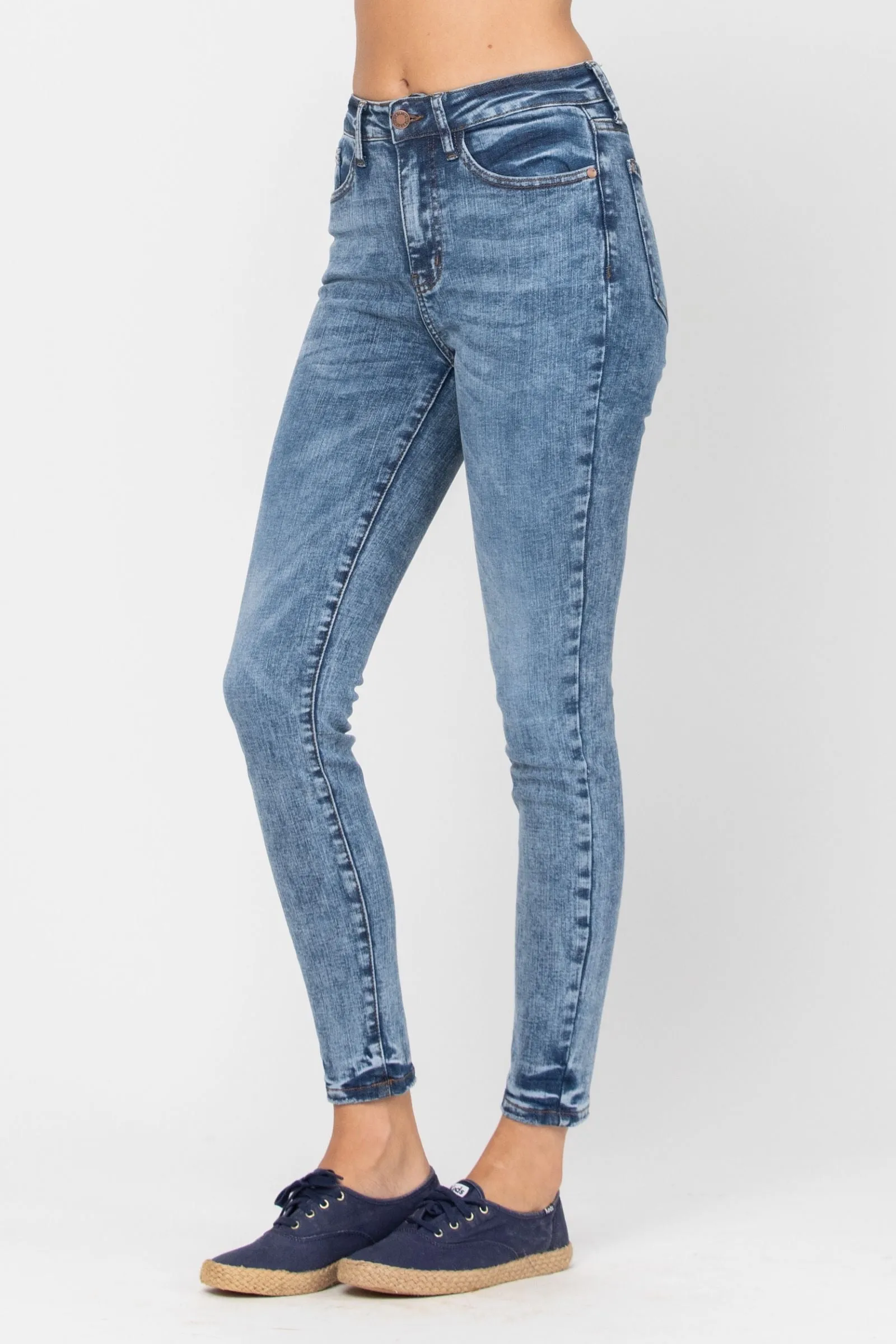 1, 3 & 22W ONLY Judy Blue: Acid Wash Skinny Jeans