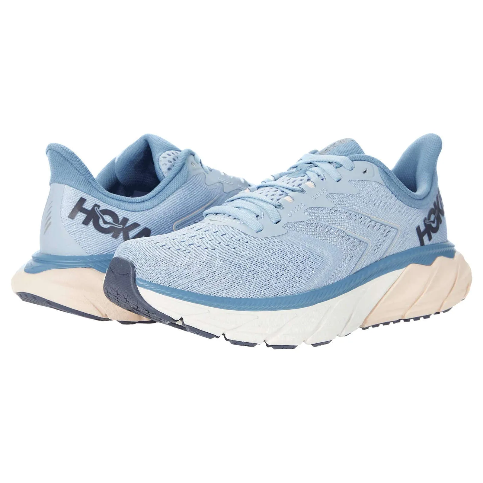Arahi 5 Synthetic Textile Women's Low-Top Road Running Sneakers