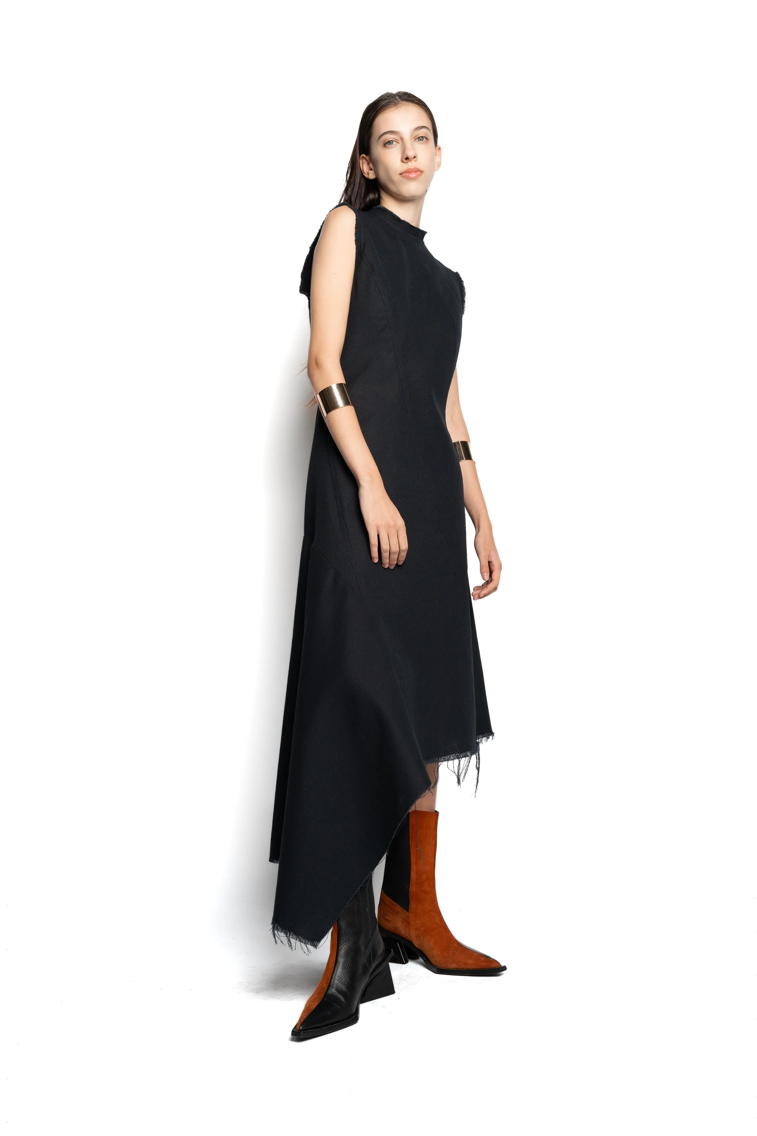 BLACK WOVEN SLEEVELESS DRESS WITH ASYMMETRIC HEM