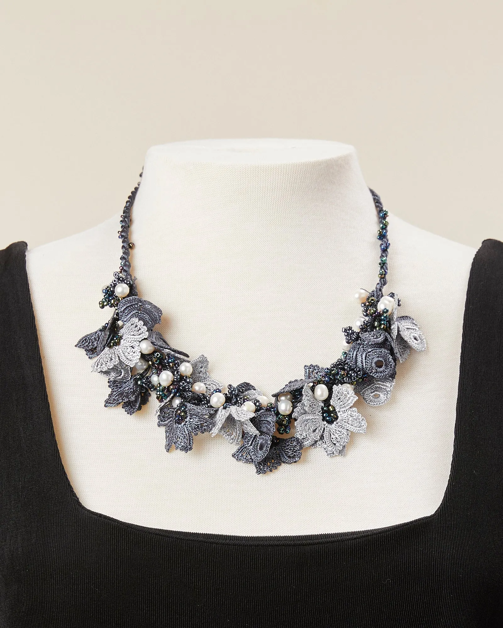 Pearl Bouquet Choker - Charcoal